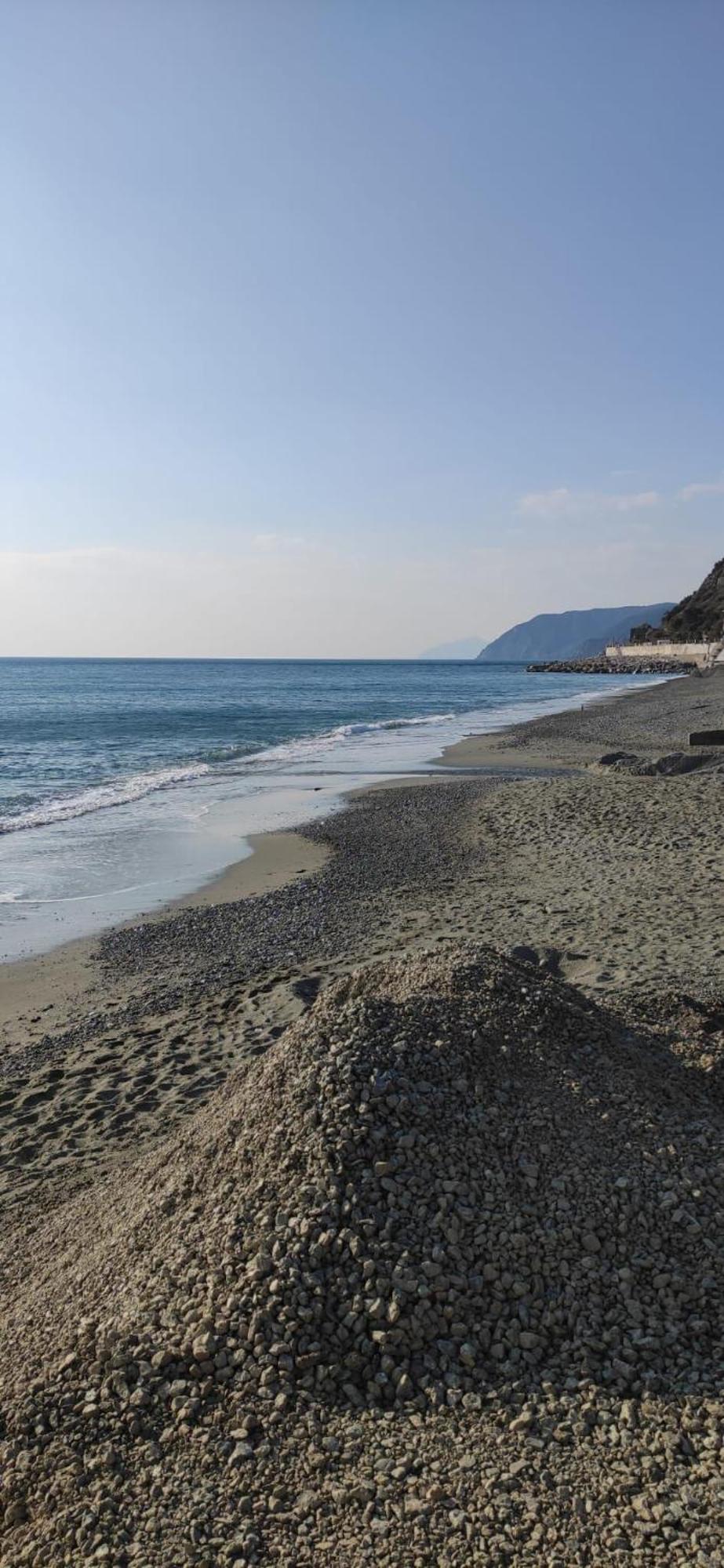 Leo Holiday Homes Deiva Marina Exterior foto