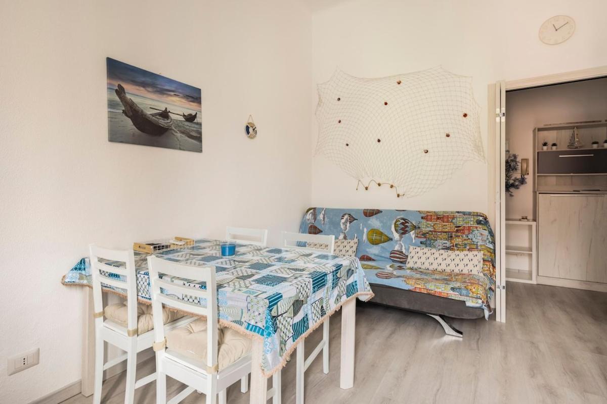 Leo Holiday Homes Deiva Marina Exterior foto